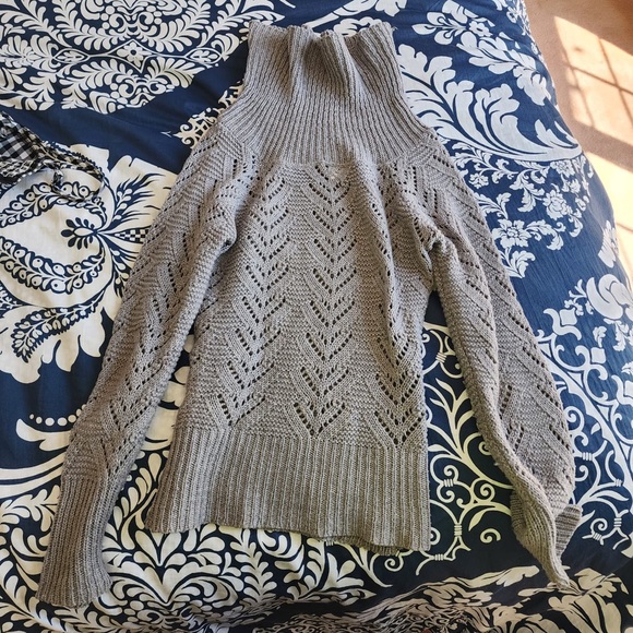 Gray knitted cowl neck sweater (XS/S) - Picture 2 of 3